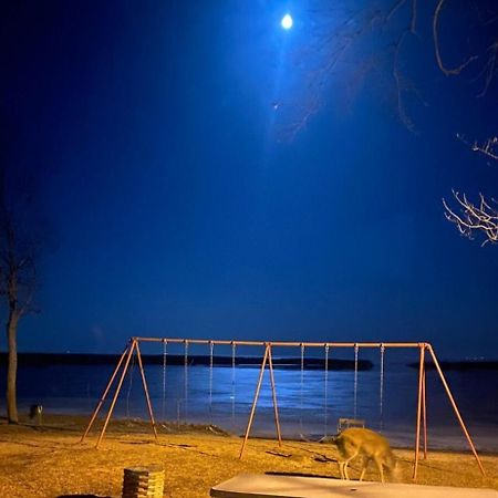 Cozy Home Lake Huron With Loft 2 Bedroom 1 Bathroom Au Gres المظهر الخارجي الصورة